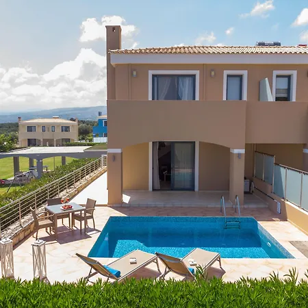 Carme Adelianos Kampos