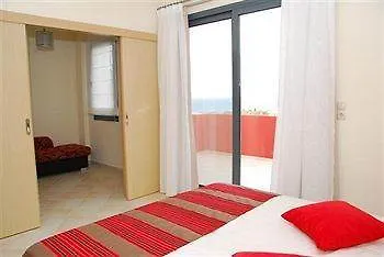 Carme Hotel Adelianos Kampos