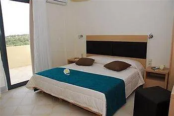 Carme Adelianos Kampos