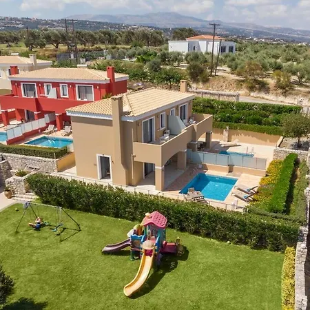 Carme Hotell Adelianos Kampos