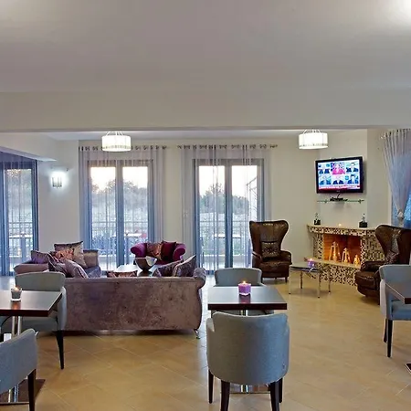 Carme Hotell Adelianos Kampos