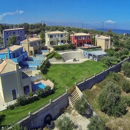 Carme Hotell Adelianos Kampos