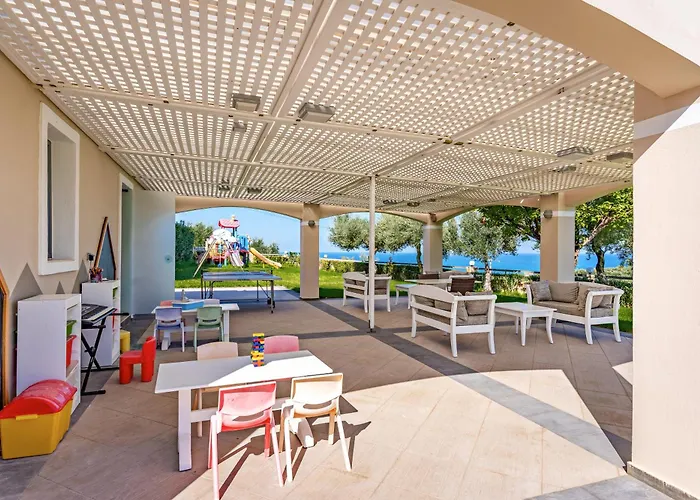 Carme Hotel Adelianos Kampos