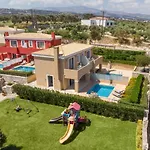 Carme Hotel Adelianos Kampos