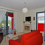 Carme Hotel Adelianos Kampos
