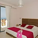 Hotel Carme Adelianos Kampos